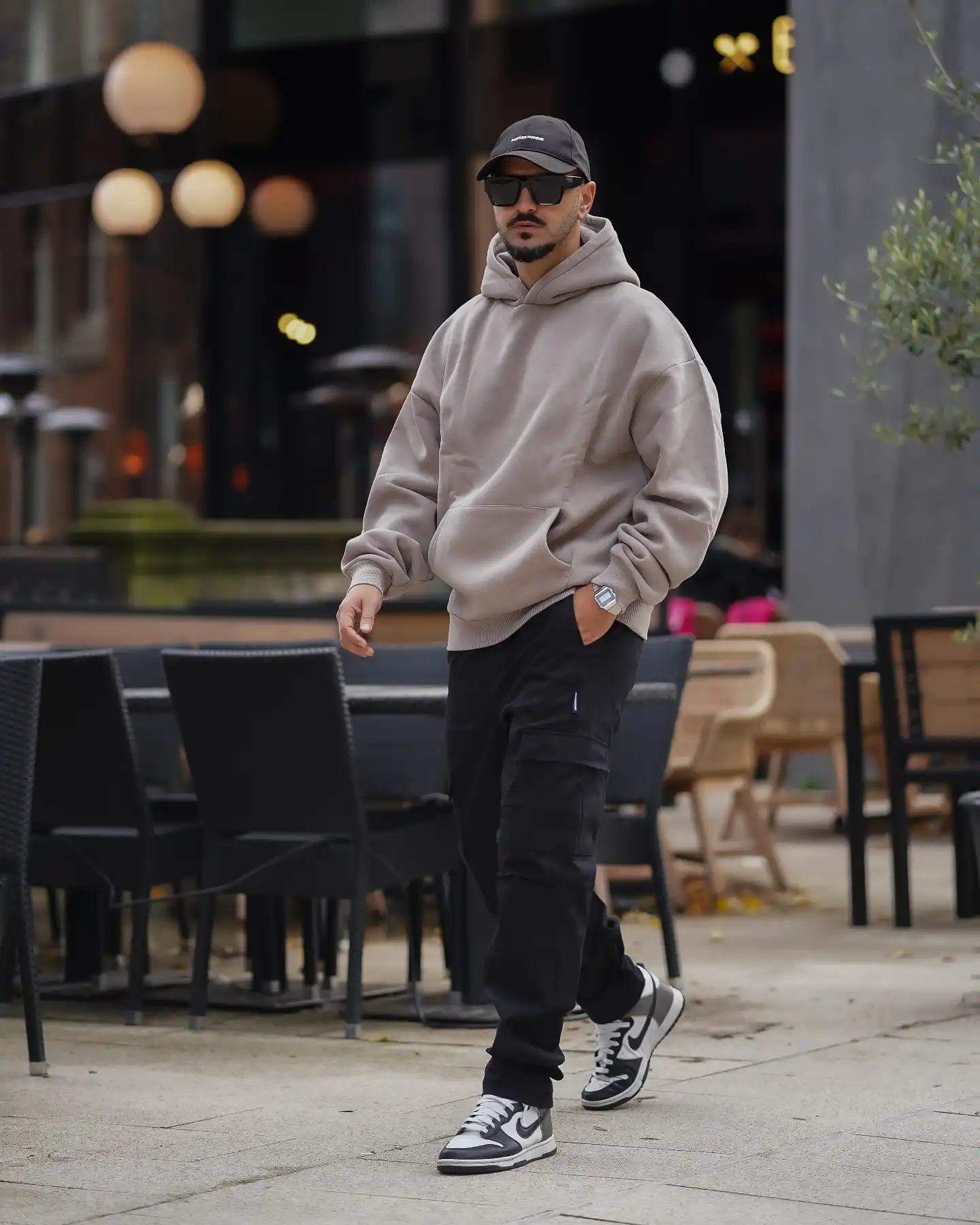 Oversized hoodie street style