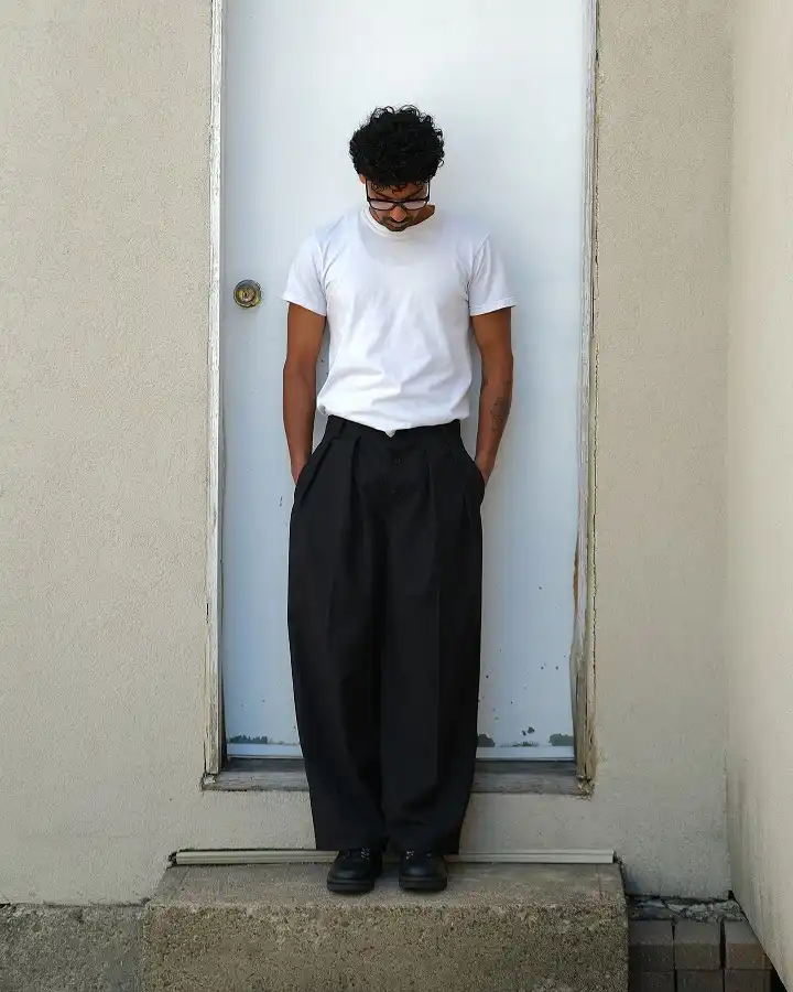 16 Wide Pants Outfit Ideas for Men That Actually Look Put Together 9 A Minimalist Wide Pants Outfit Idea for Men In All Black