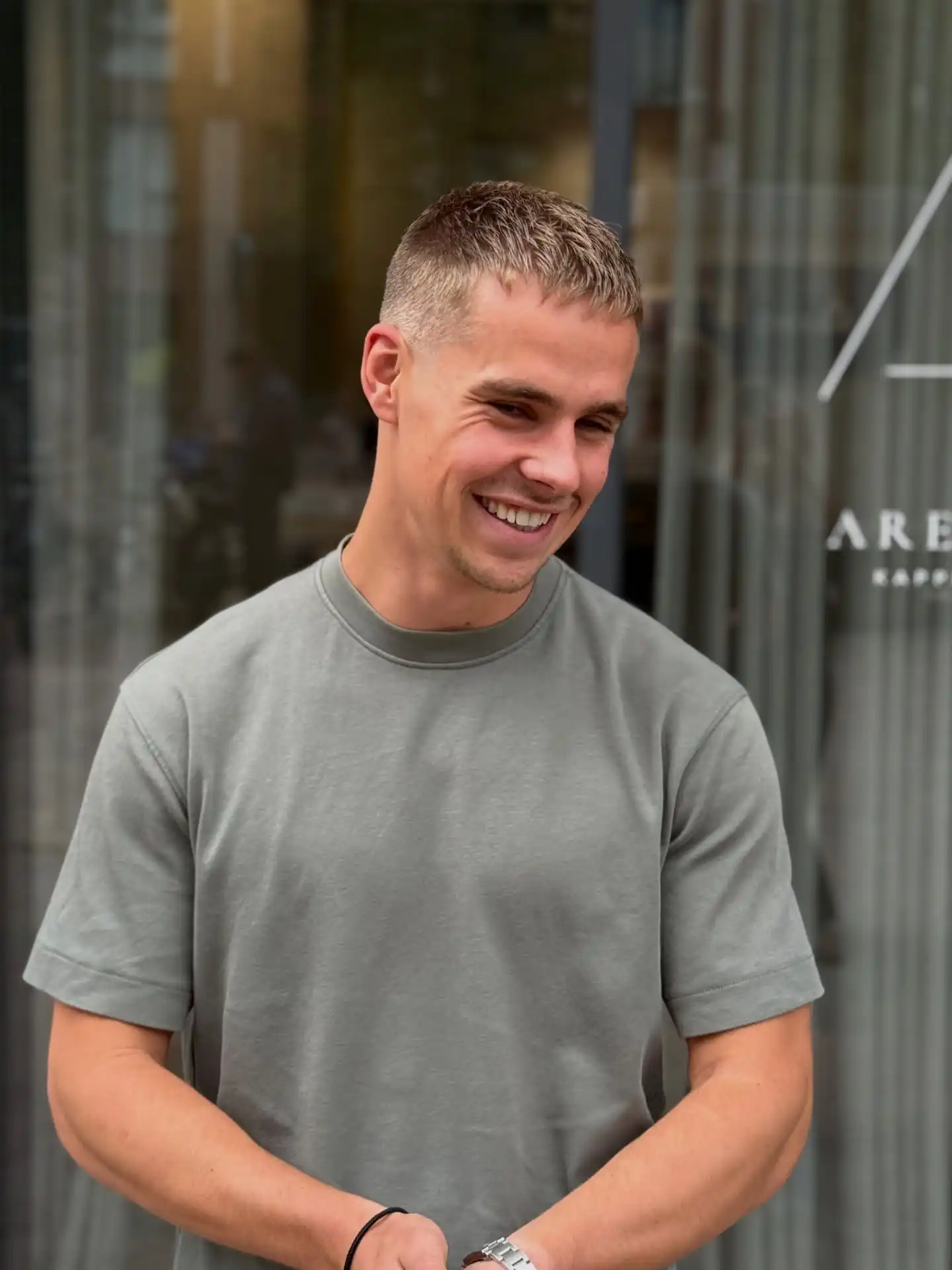 31 Short Hair Ideas for Men That Suit Almost Any Face 17 Bright Blonde Short Crop