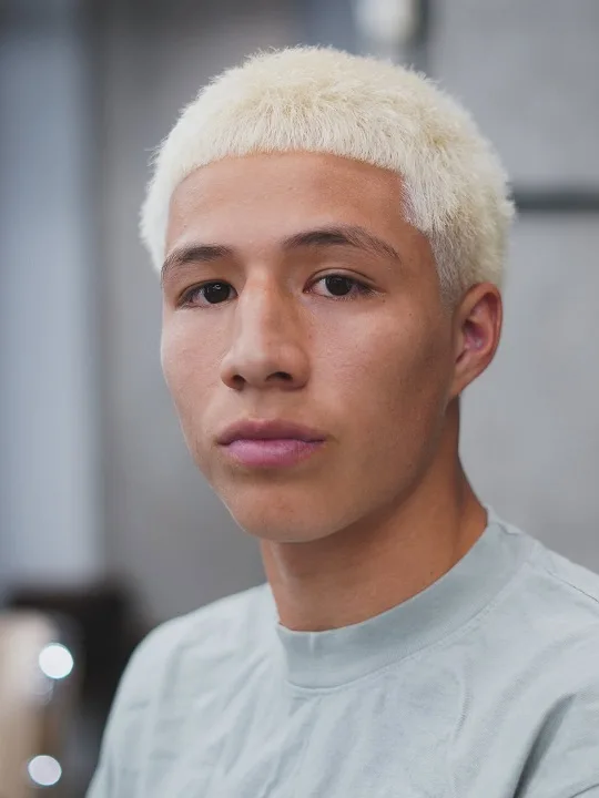 15 Straight Hair Cuts For Men Your Barber Will Understand 10 Platinum Buzz With A Blunt Fringe Line
