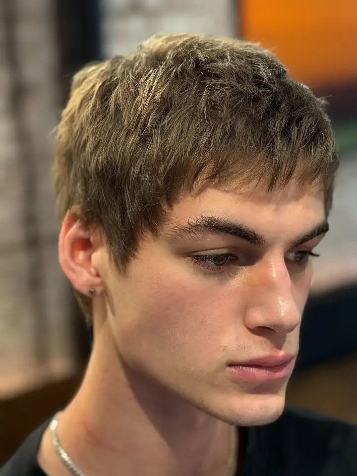 31 Short Hair Ideas for Men That Suit Almost Any Face 7 Piecey Crop With a Broken Fringe