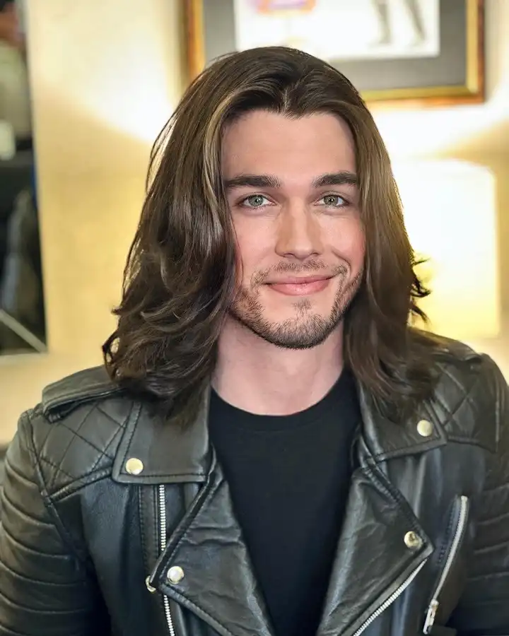 Shoulder-Length Layers With Flicked-Out Ends