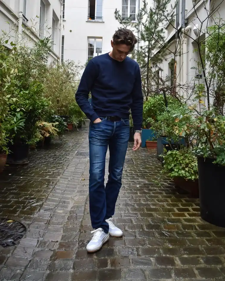 Pair a Crewneck Sweatshirt With Straight Jeans for Easy Rainy-Day Style