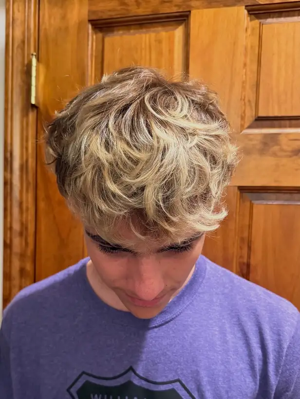 21 Stylish Frosted Tips Hair for Men You Need to Try 2 Messy Waves With Blonde Only on the Wave Ends