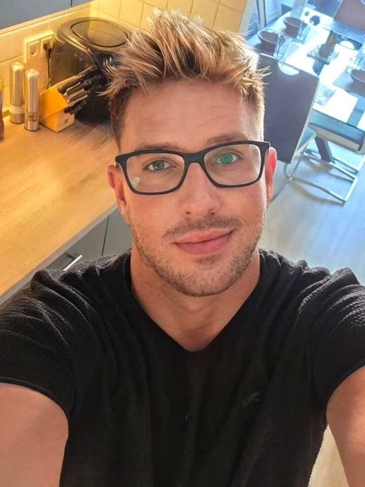 Textured Honey Blond Spikes With a Faded Side