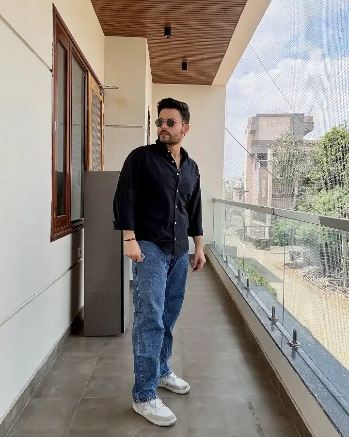 Black Shirt, Straight Jeans, White Sneakers