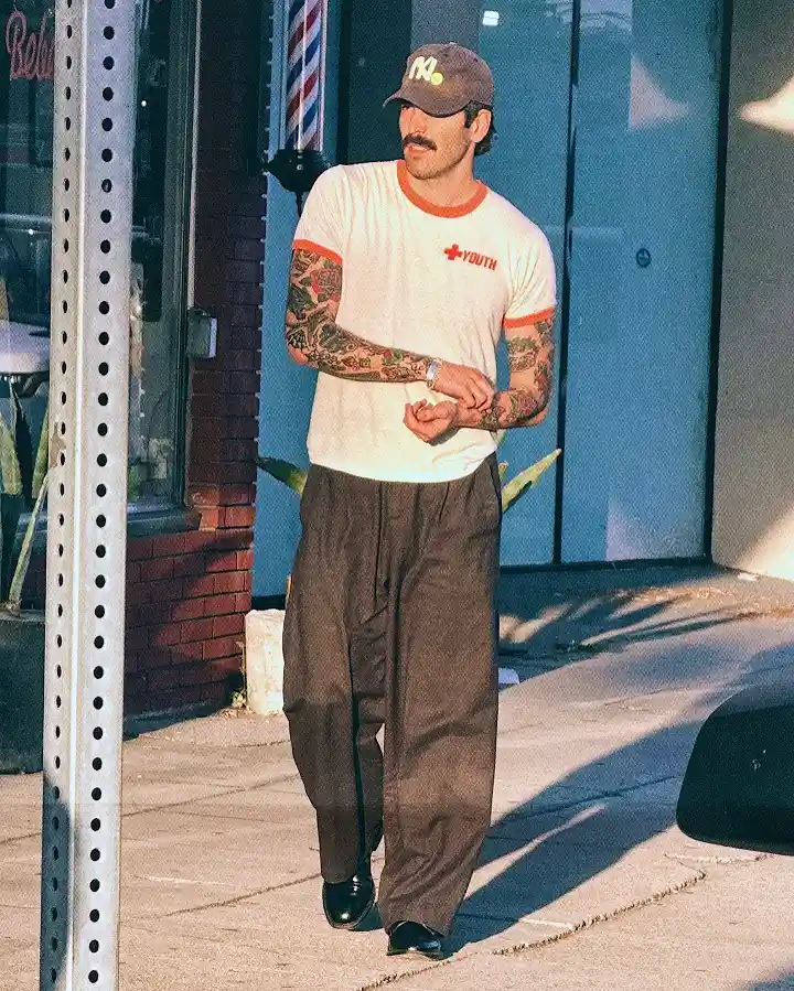 Ringer Tee and Wide Trousers for an Easy Afternoon Look