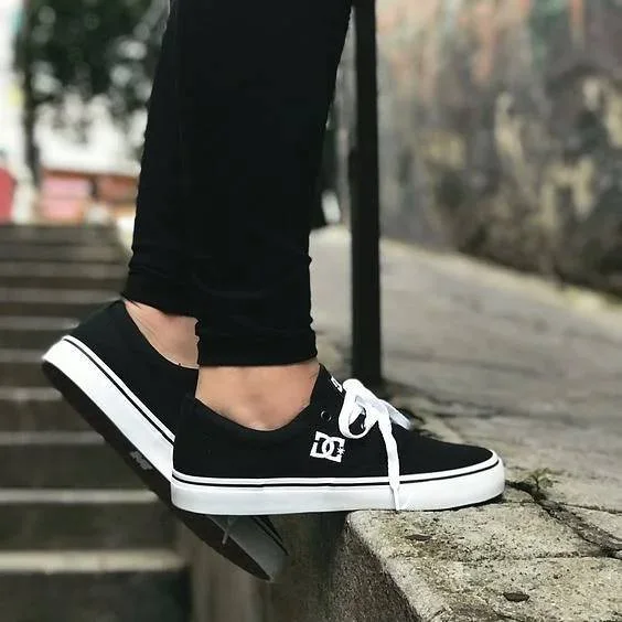 Black Canvas Vulc Lows With Black Skinny Jeans