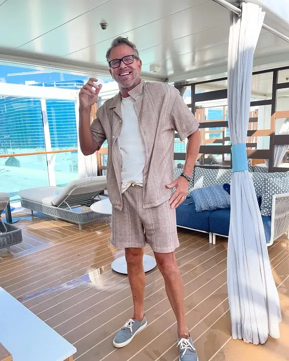 Summer Fashion for Older Gentlemen: 17 Timeless Outfits That Still Feel Fresh 3 A Matching Short Set for Relaxed Warm Weather