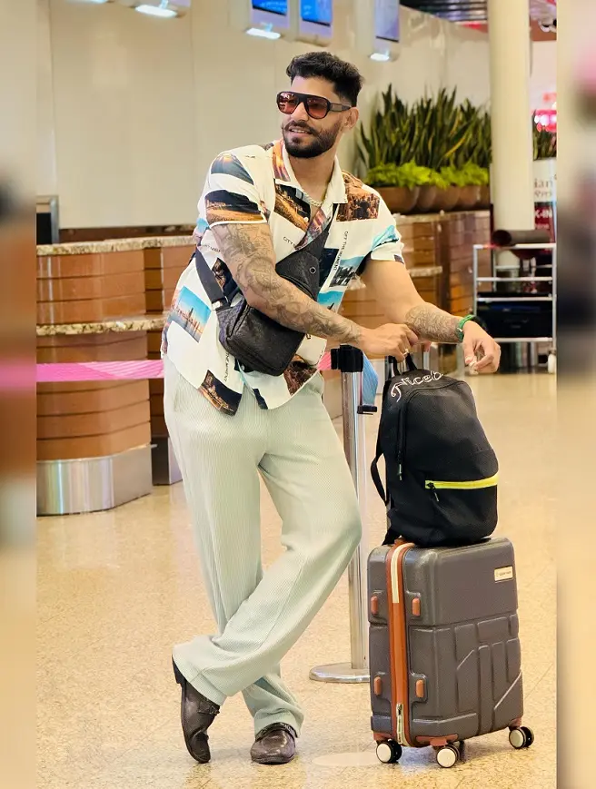 18 Airport Outfit Men Summer Ideas That Stay Cool All Flight 10 Printed Camp Shirt Over Mint Pleated Trousers