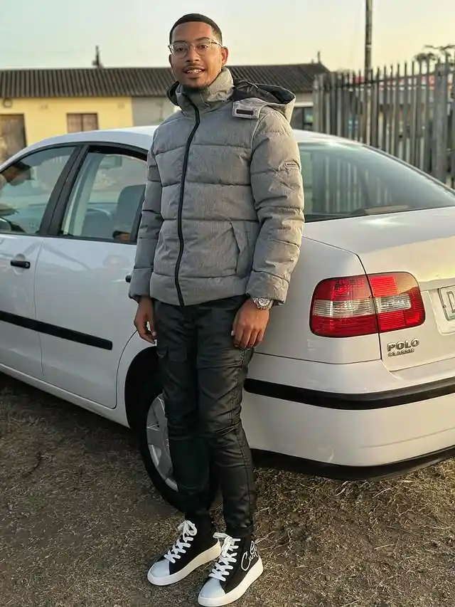 1.-Classic-Puffer-Jacket-With-Slim-Joggers-and-Snow-Boots.
