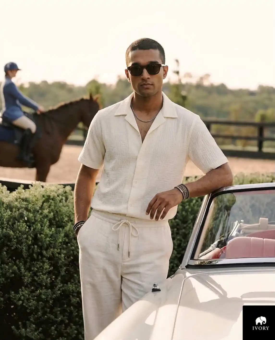 13 Men’s Weekend Getaway Outfits (No Overpacking) 4 2. The Lightweight Linen Outfit For Warm Weather Escapes