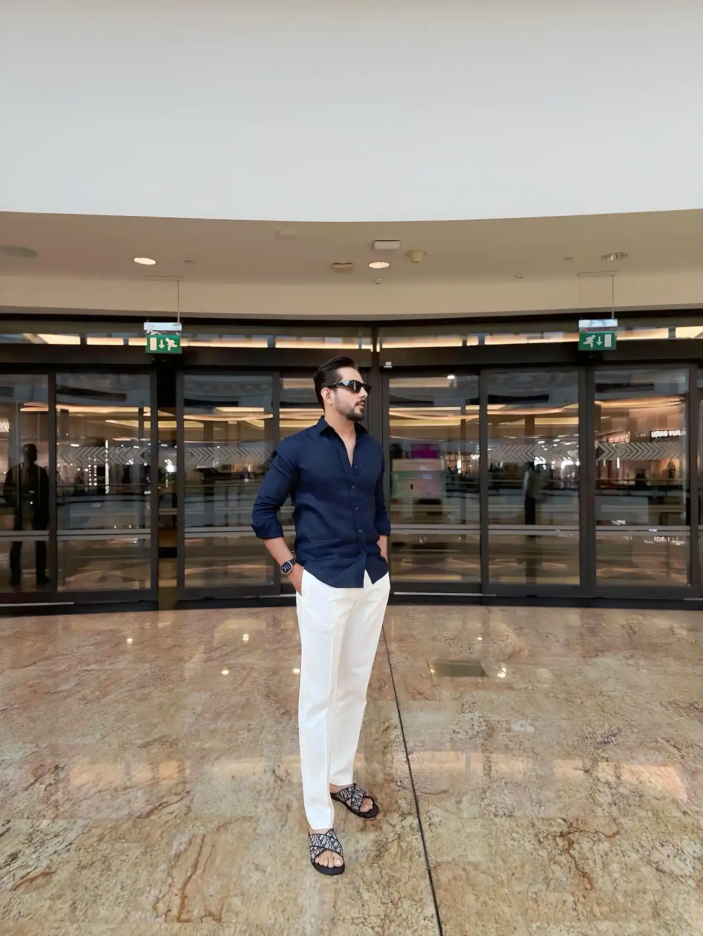 15 Curated Outfits for Men’s City‑Break Trips 6 5. Elevated Resort Resort Style