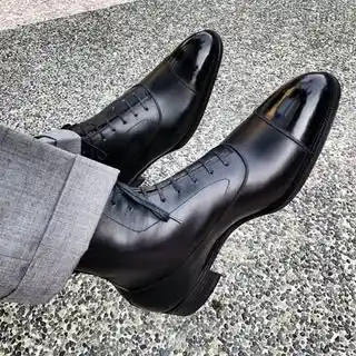 How to Style Tall Men’s Shoes to Avoid Looking Too Long 2 1. Ditch the Points Choose Round or Almond Toe Shapes