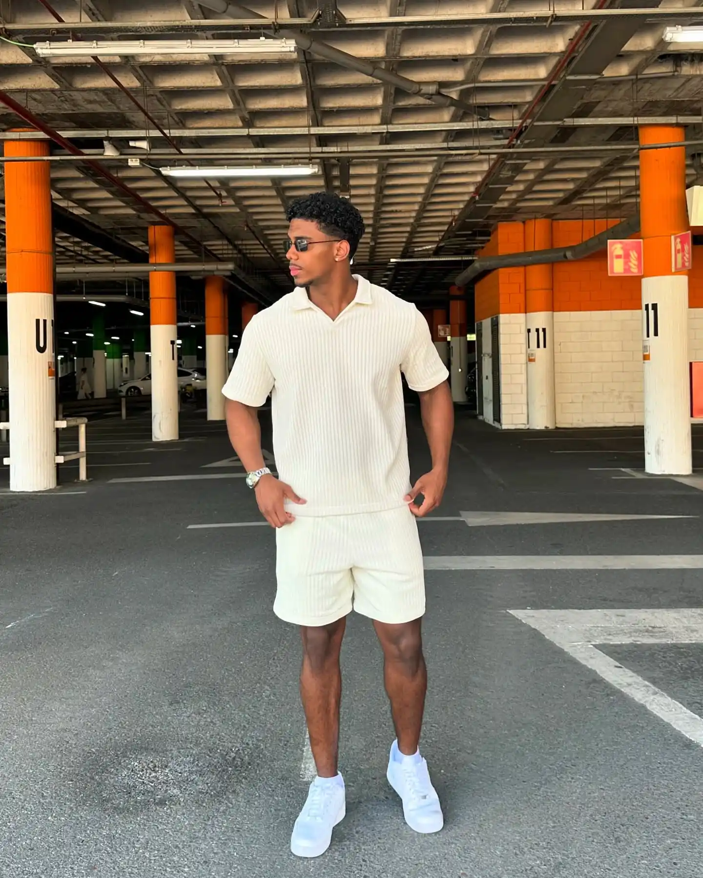 13 Minimalist Wardrobe Essentials for Men (Capsule Style) 13 12. Neutral Shorts
