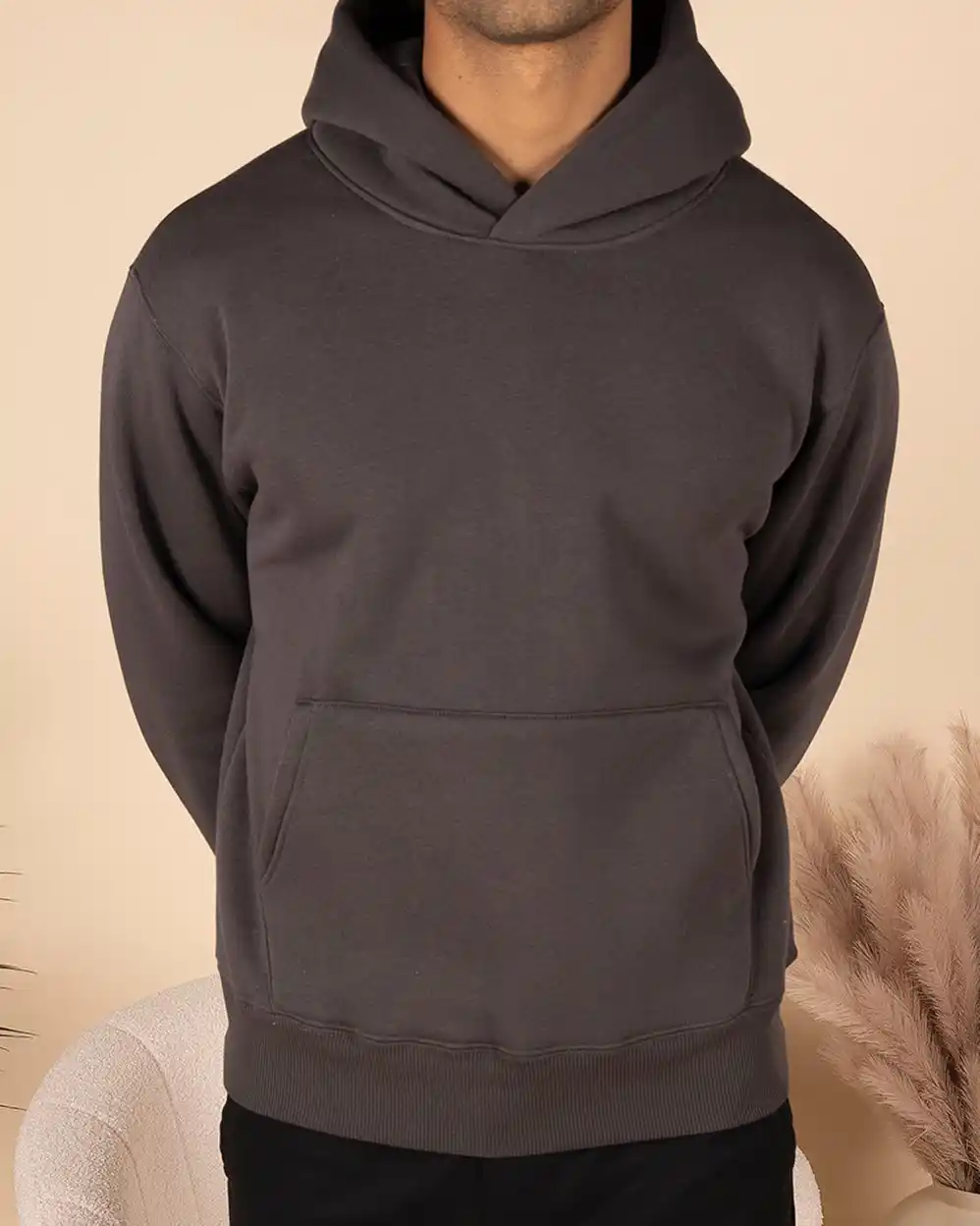 How to Style T‑Shirts and Hoodies for Tall Men (No Sagging) 2 4 Ways to Choose Hoodies That Do Not Ride Up
