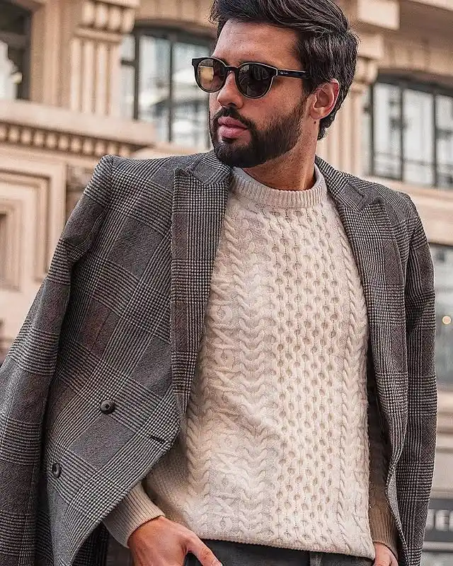 How to Dress for Men’s Vacation Dates and Nightouts (Easy Style) 3 3. 3 Foolproof Outfit Formulas for Vacation Dates
