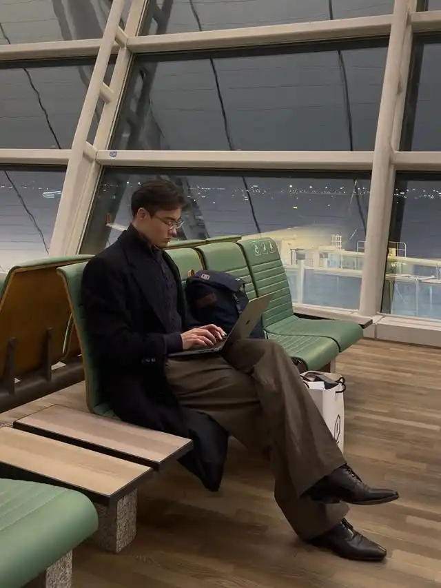 2. AirportStyleMen
