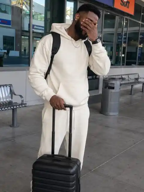 13. AthleisureAirportFit
