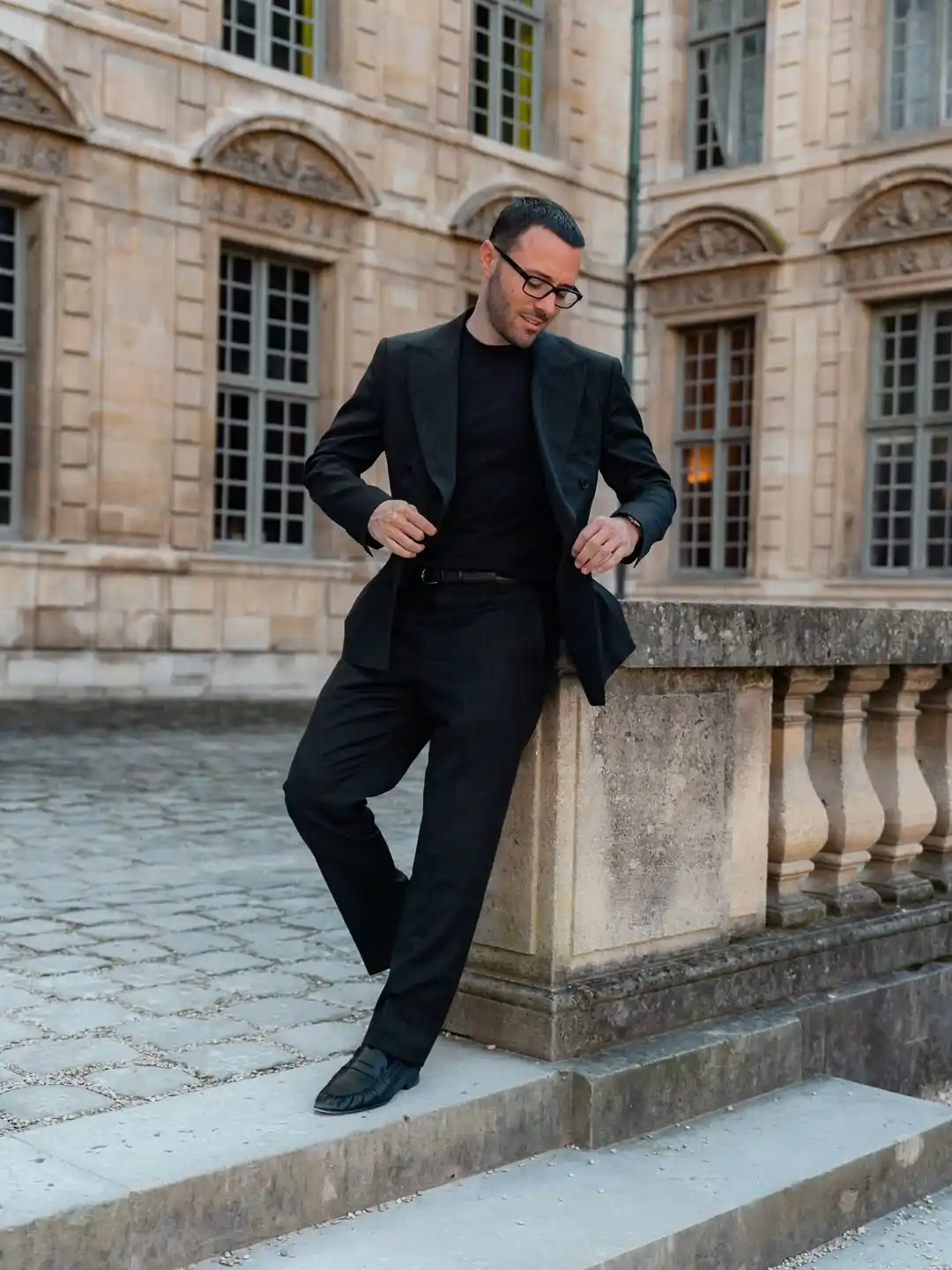13. The Contemporary Blazer and Tee Mix