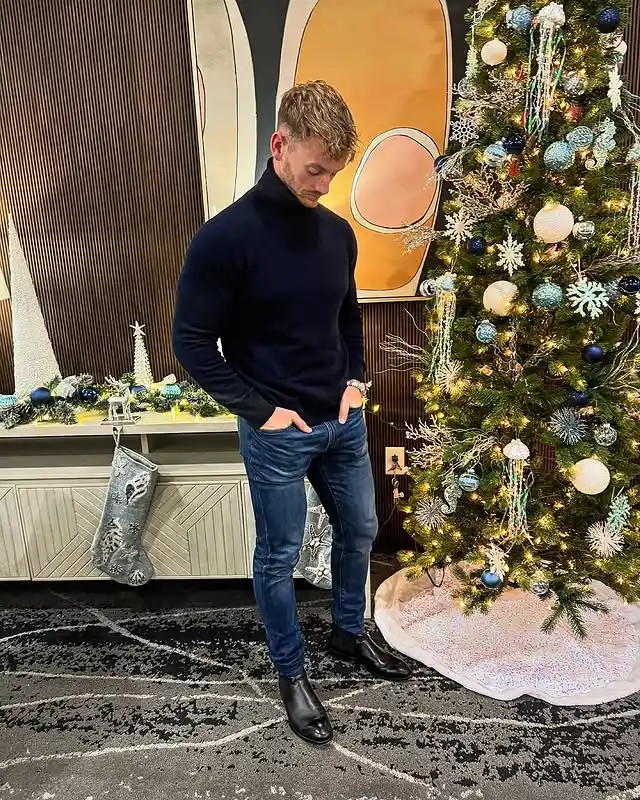 10. The Fitted Turtleneck Ensemble