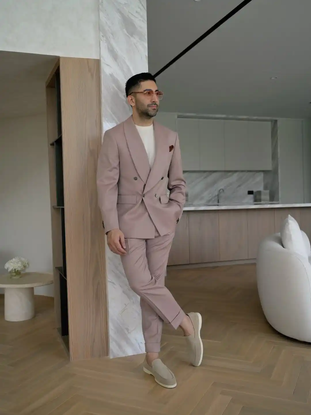 10 Minimalist Men’s Wardrobe Colors That Work Together 9 8. Dusty Pink