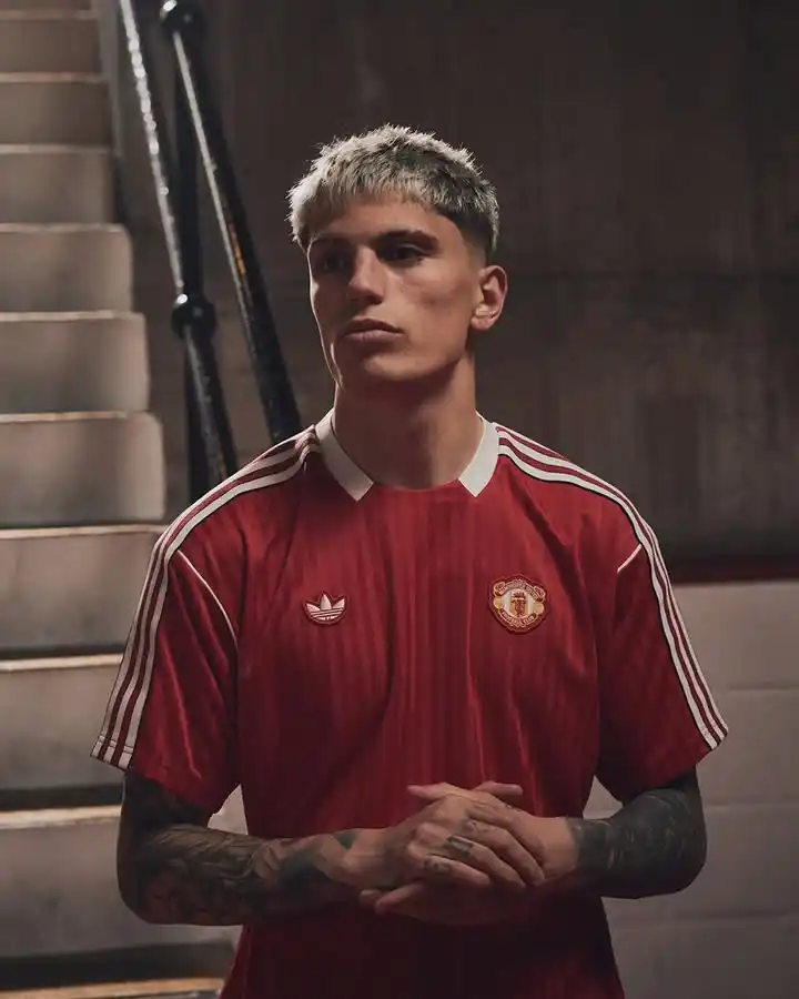 13 Soccer Jersey Outfit Men Luxury Looks Worth Every Penny 3 2. Retro Manchester United Adidas Originals Jersey Look