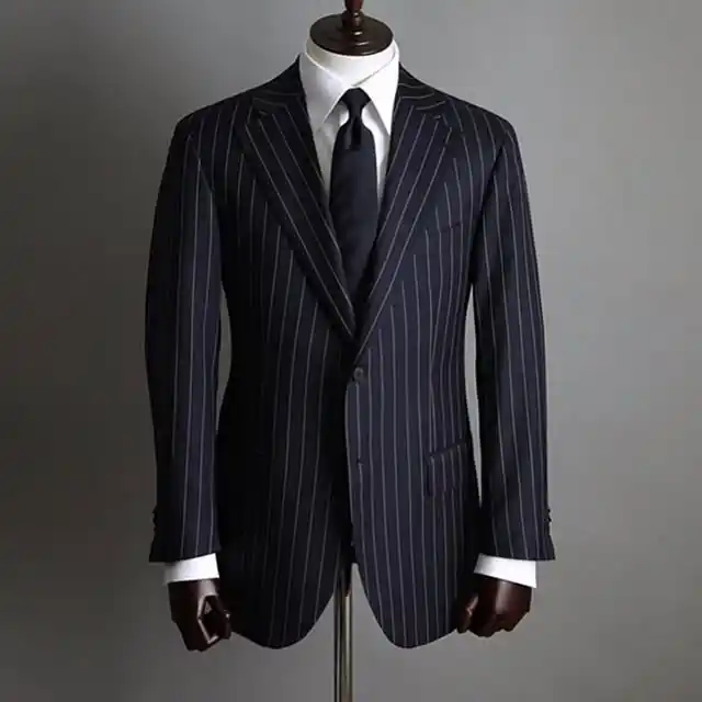 How to Layer Outfits for Men’s Travel So Clothes Don’t Wrinkle 3 How to Pack a Suit Without Making Wrinkles