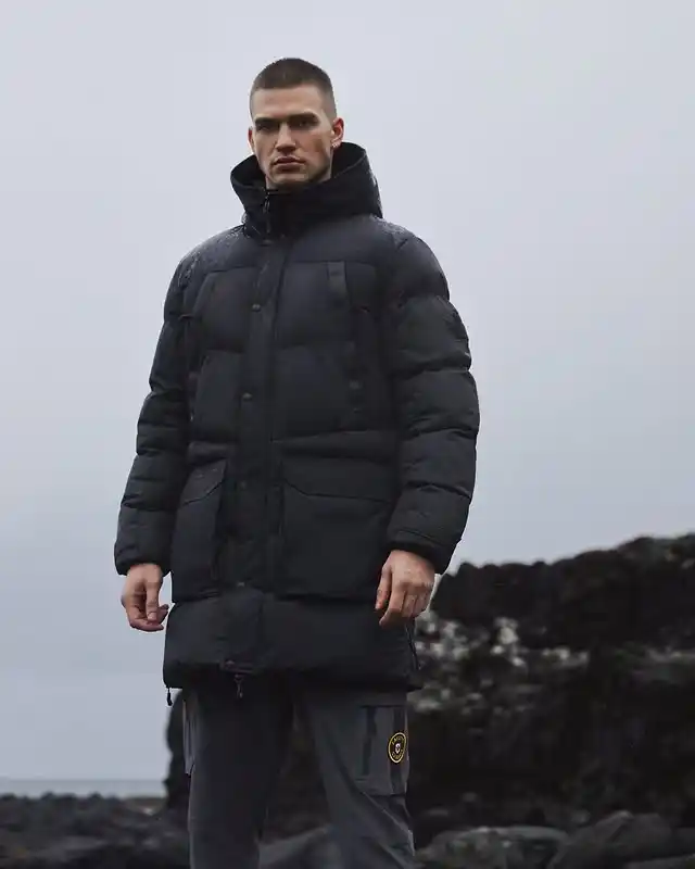 Tall Men’s Jacket Styles: 13 Looks That Elevate Any Outfit 3 2. Longline Parka Jacket