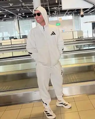 15 Airport Outfit Men Plus Size Ideas That Actually Fit Right 7 6. Monochromatic Sporty Tracksuit