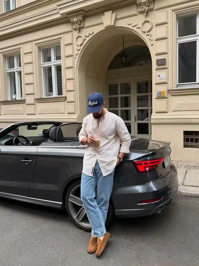 9. Untucked Linen Shirt and Light Wash Jeans