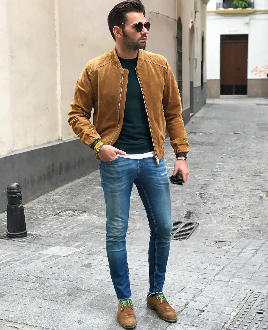 10 Minimalist Weekday Outfits for Men (No Decision Fatigue) 11 10. Minimal Bomber Outfits