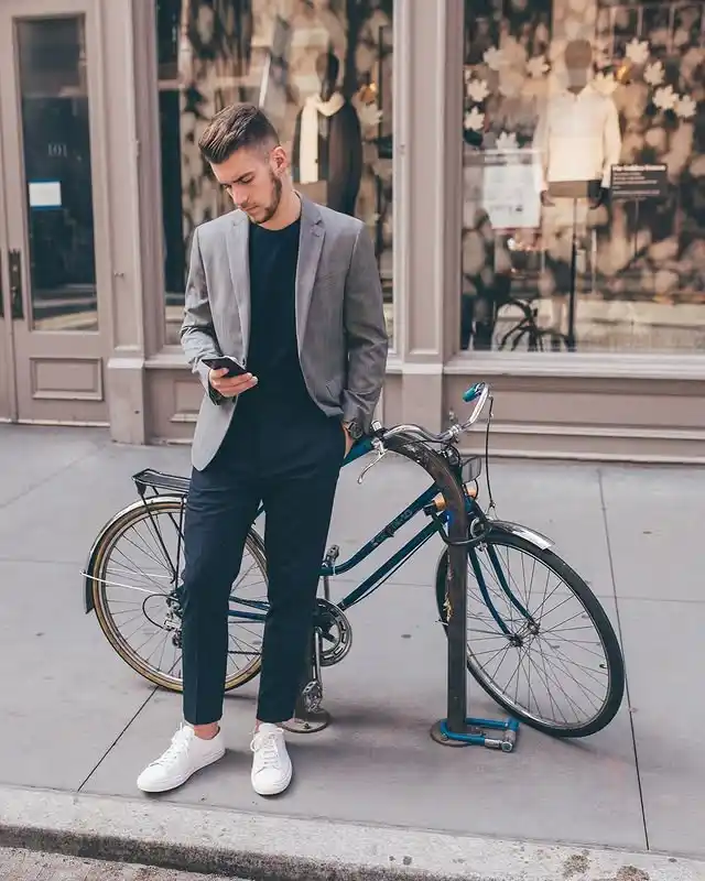 13 Minimalist Men’s Travel Capsule Outfits (Carry‑On Only) 9 8. Unstructured Blazer and Trousers