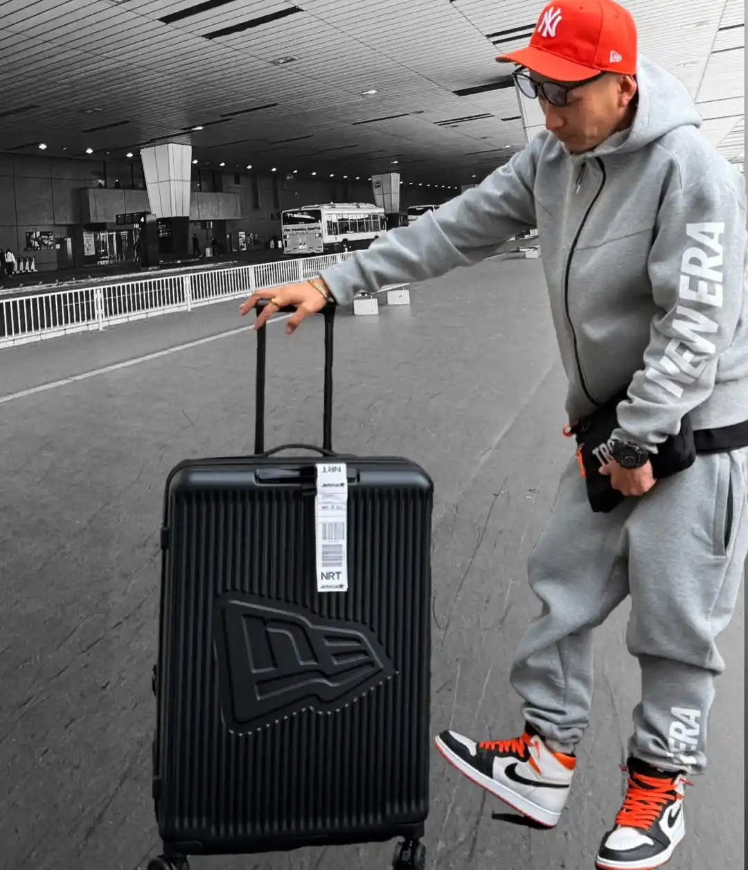 15 Airport Outfit Men Plus Size Ideas That Actually Fit Right 11 10. Grey Heather Tracksuit with Vibrant Accents