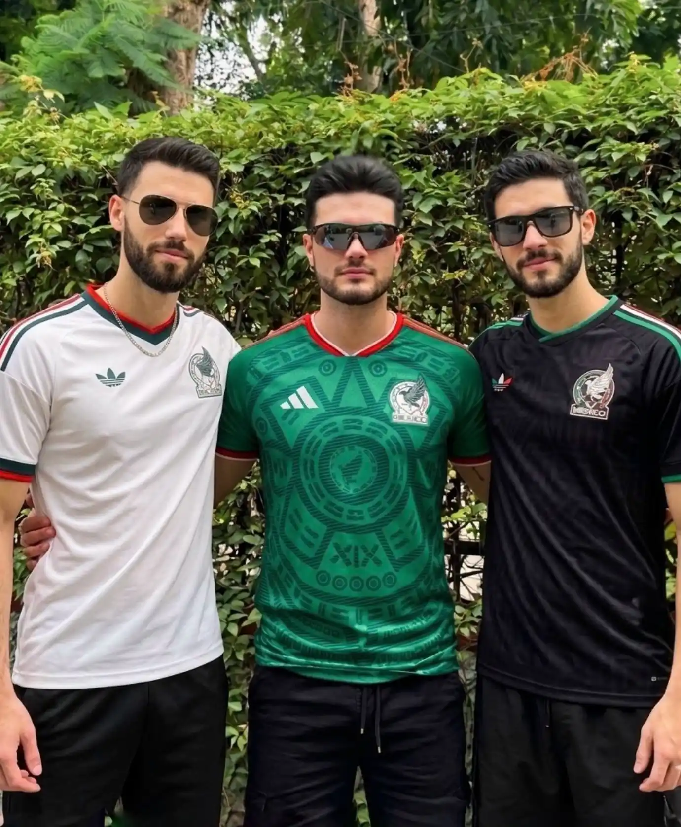 6. The Trio Squad Kits