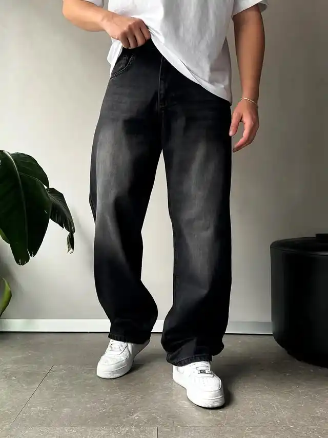 15 Jeans That Fit Tall Men (No Hemming Needed) 16 15. Faded Black Baggy Jeans