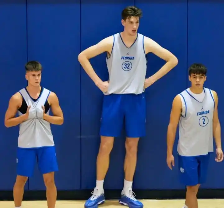 9. Sleeveless Court Practice Uniform