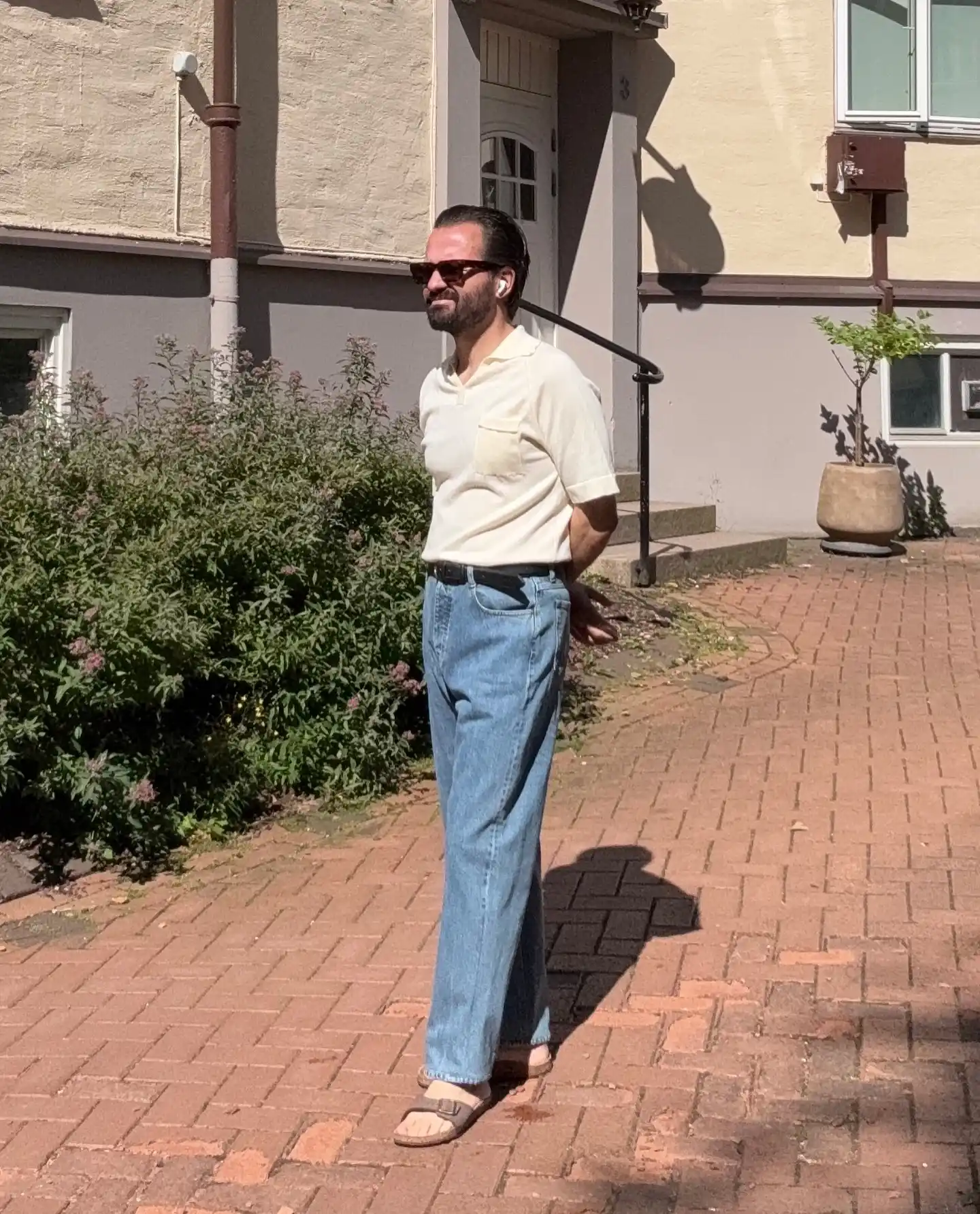 15 Jeans That Fit Tall Men (No Hemming Needed) 6 5. Mid Wash Casual Jeans