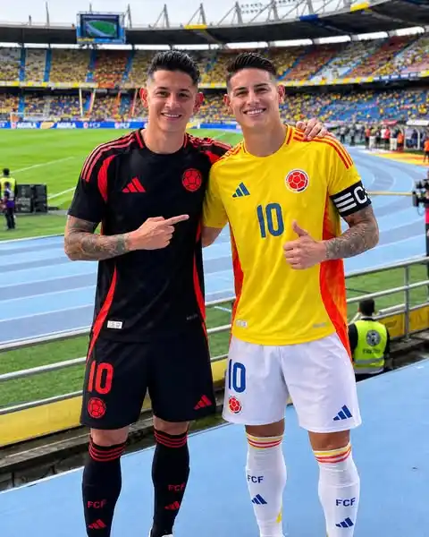 10 Soccer Jersey Outfit Men Streetwear Looks to Copy Right Now 3 2. Colombian National Kits