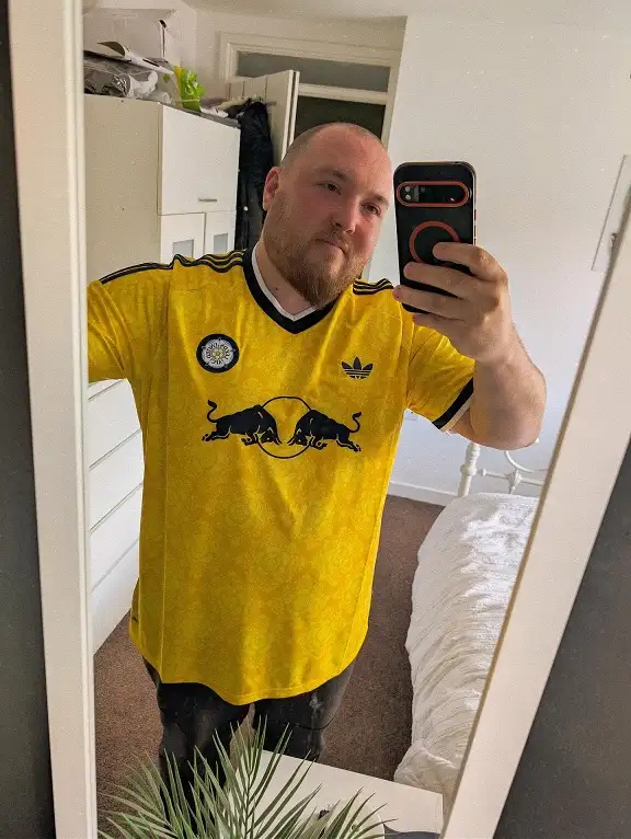25 Soccer Jersey Outfit Men Business Casual Combos That Work 17 Yellow Red Bull Jersey