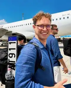 10 Airport Outfit Men Over 40 Looks That Feel Age-Appropriate 7 6. The Textured Linen Button Down Shirt