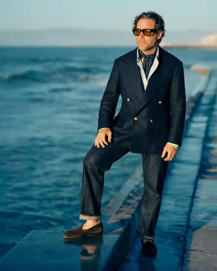 10 Classy Outfits Men Smart Casual Ideas You Need to Try 11 9. Double Breasted Navy Blazer and Denim