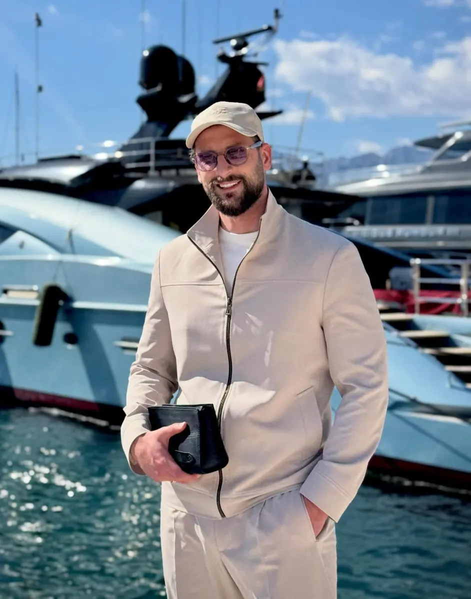 21 Classy Outfits for Men That Look Far More Expensive 7 Matching Beige Zip Set
