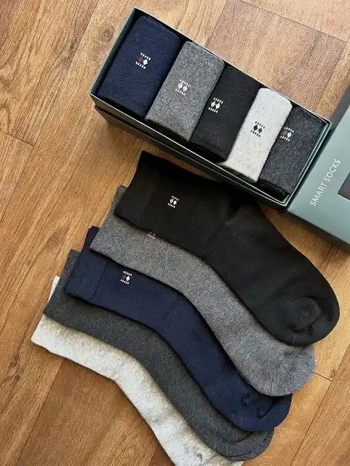 A Set of Thin Dress Socks Worth Packing in the Carry On