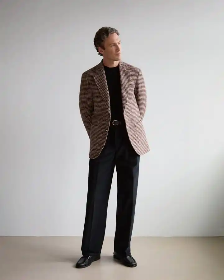 10 Classy Outfits Men Smart Casual Ideas You Need to Try 5 3. Patterned Sport Coat and Dark Separates