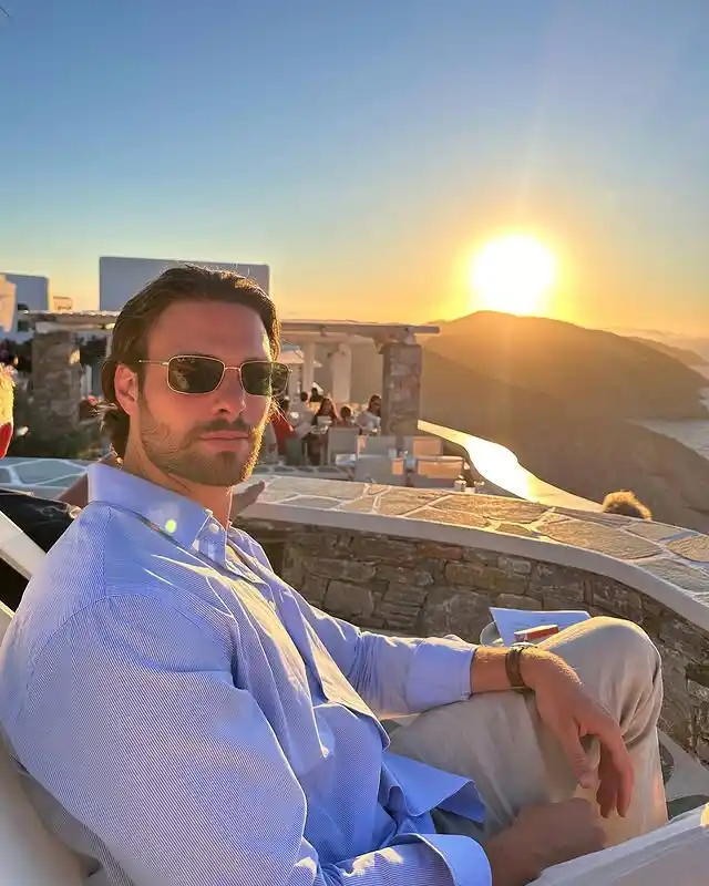 5. Classic Sunset Tailoring