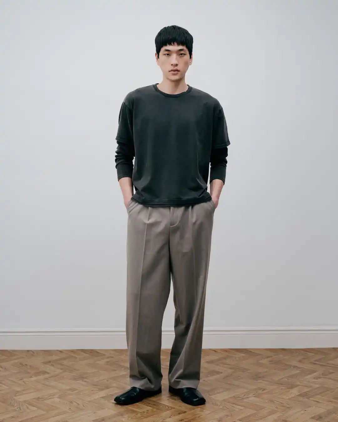 11. Layered Long Sleeve and Wide Pleated Trousers Layering