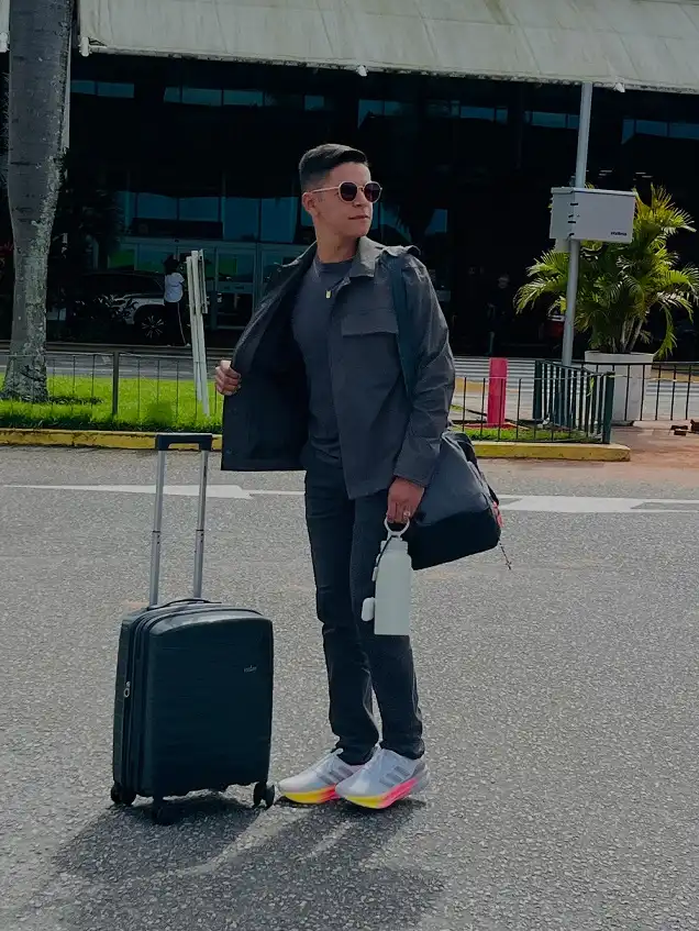 16 Airport Outfit Ideas for Men Over 40 Looks That Feel Age-Appropriate 2 The All Charcoal Kit That Handles Heat and Cabin Air