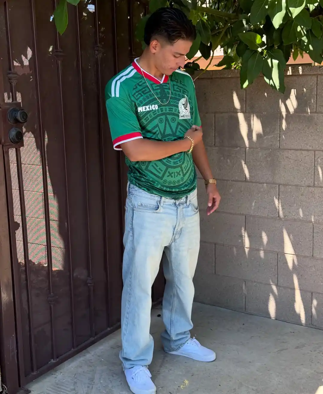 9. Retro Mexico Jersey With Baggy Light Wash Jeans