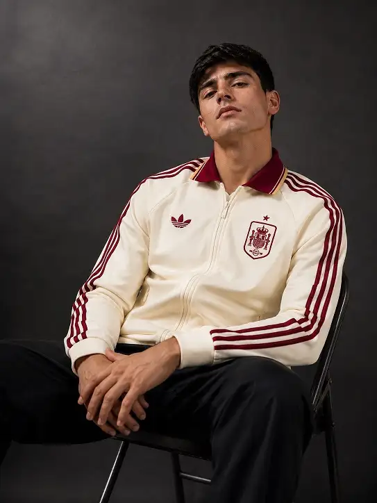 25 Soccer Jersey Outfit Men Business Casual Combos That Work 5 Cream Spain Retro Track Jacket